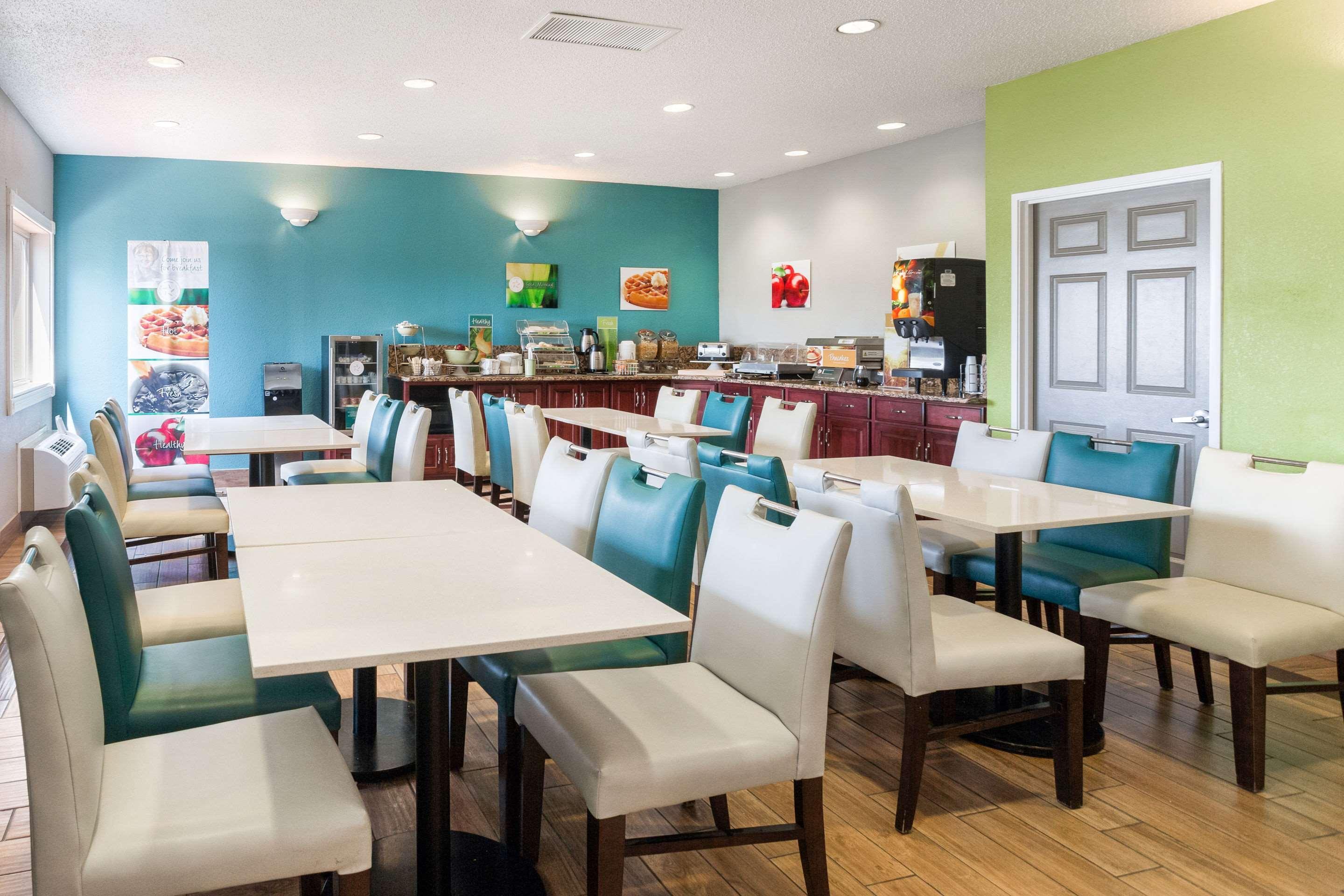 Quality Inn & Suites Ferdinand Εξωτερικό φωτογραφία