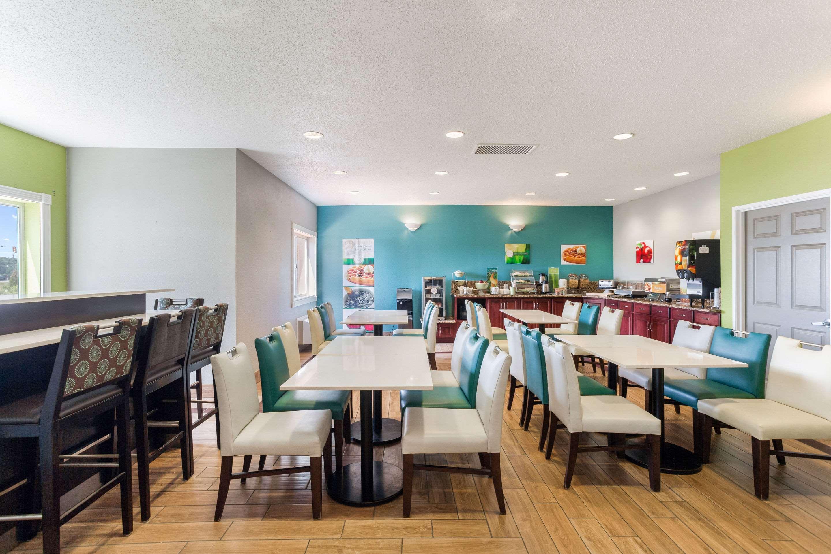 Quality Inn & Suites Ferdinand Εξωτερικό φωτογραφία