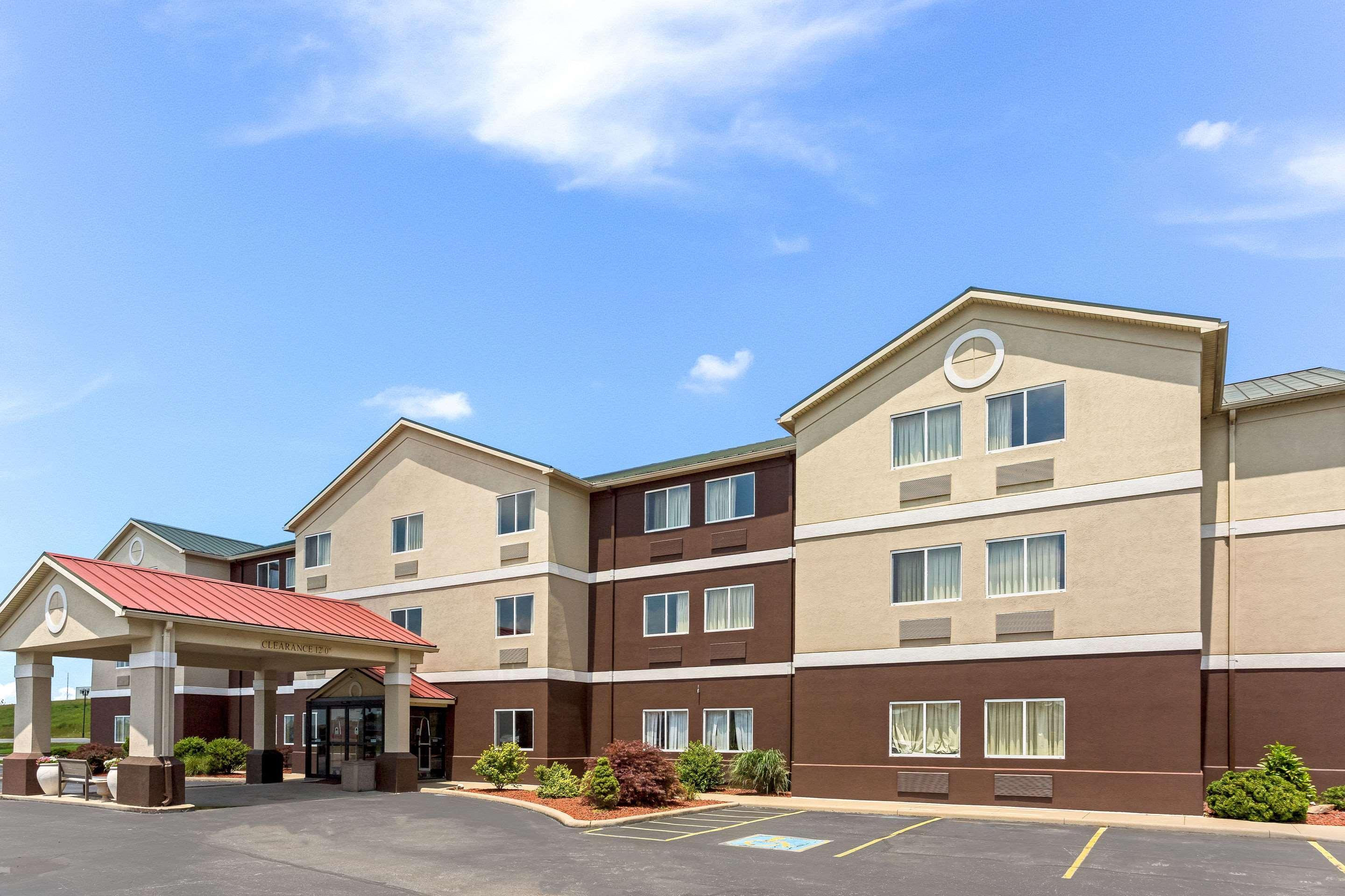 Quality Inn & Suites Ferdinand Εξωτερικό φωτογραφία