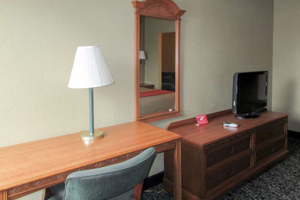 Quality Inn & Suites Ferdinand Δωμάτιο φωτογραφία